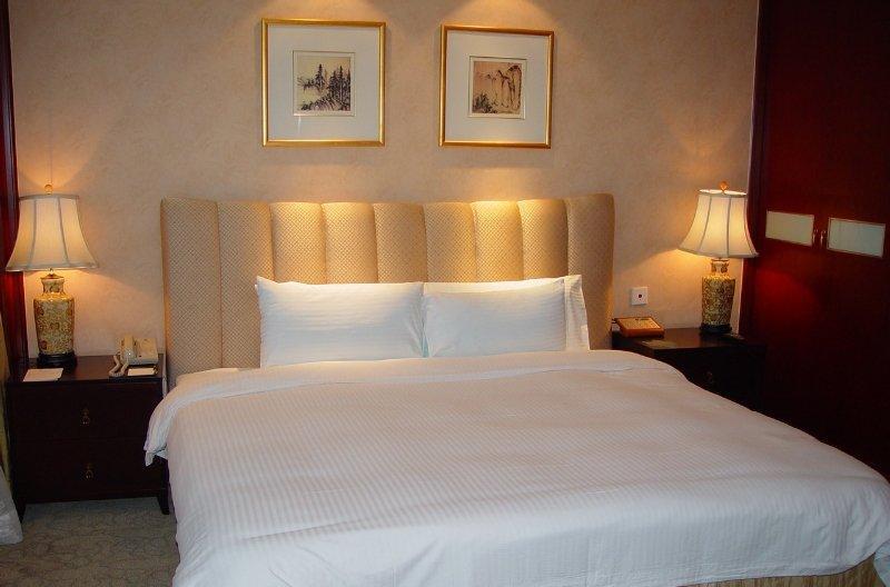 Best Western New Century Hotel Шанхай Екстериор снимка