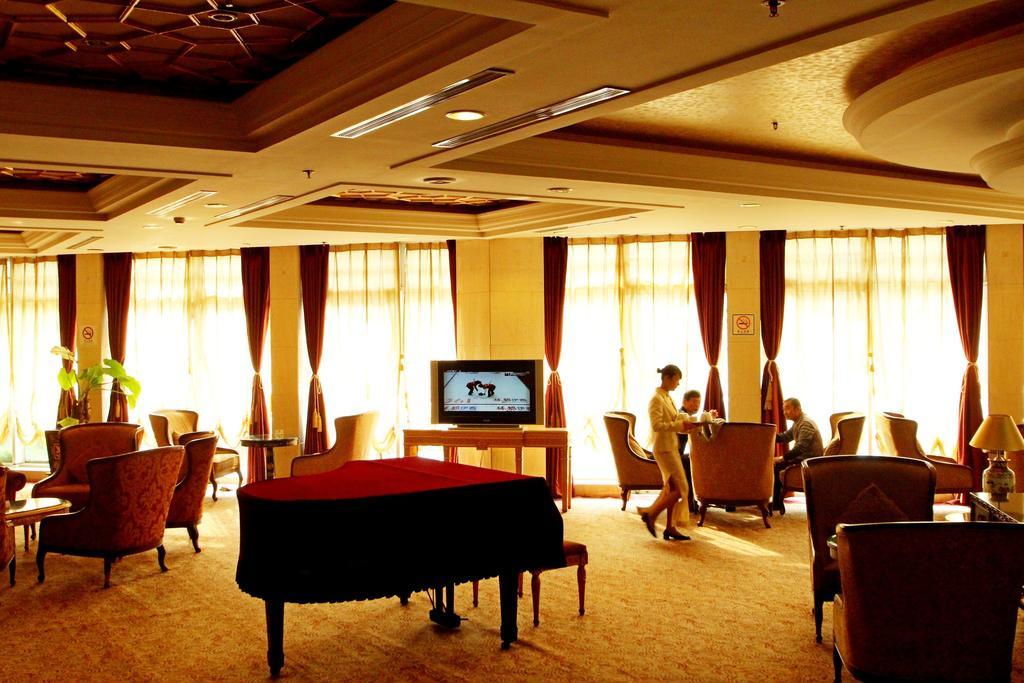 Best Western New Century Hotel Шанхай Екстериор снимка